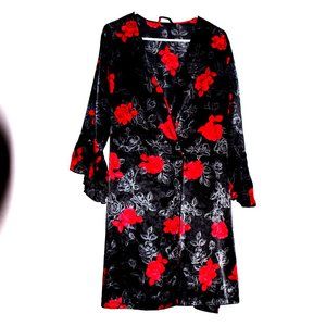 Secret Treasures Red & Black Floral Robe